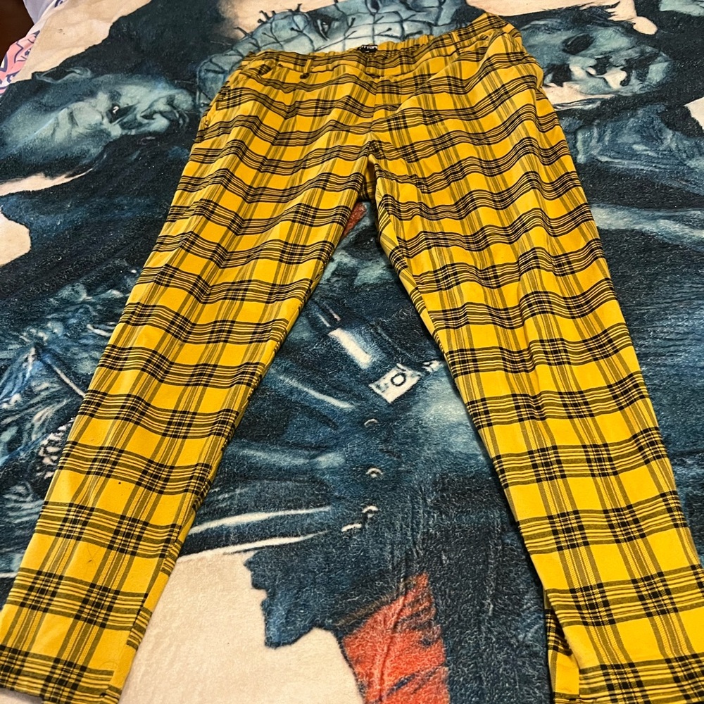 Women’s hot topic pants size 2x